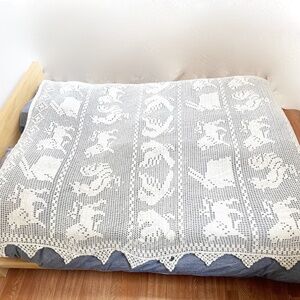 VTG HAND CROCHETED Cream White Granny Cottage Sofa/Bed Throw 87"x 77" Full/Queen